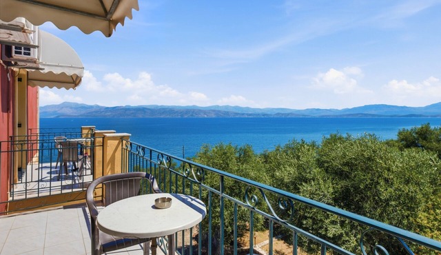 Studio Apartment 'Apraos Bay Hotel 12' with Sea View, Wi-Fi and Air Conditioning