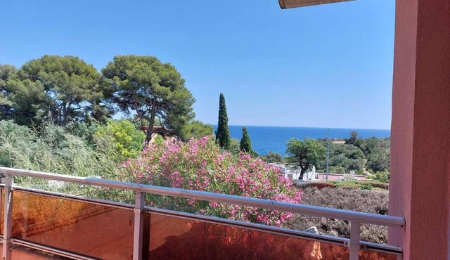 Studio Cabine à Cavalaire-sur-Mer, 4 Couchages, Parking - FR-1-226B-167