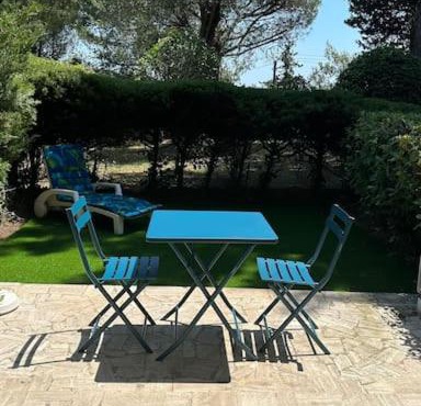 Studio climatisé avec piscine-tennis-parking
