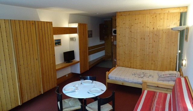 Studio for 3 at Arc 1600, south-facing balcony, ski-in/ski-out, WiFi