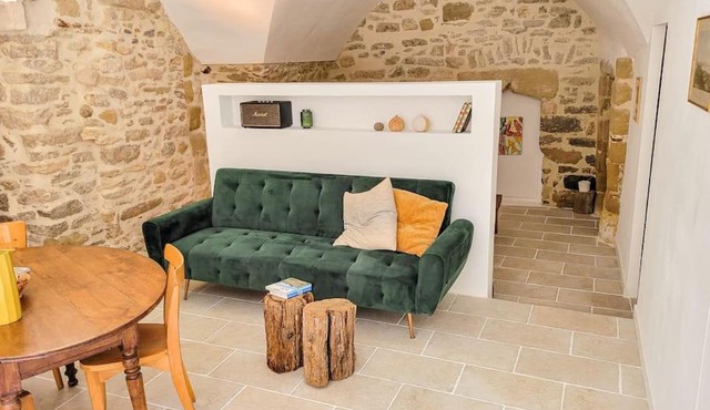 Studio Spacieux de Caractère