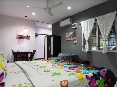 Studio with aircon n kitchen