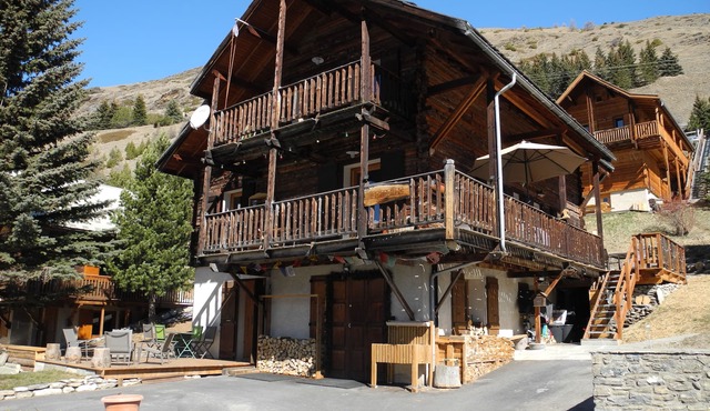 Studio with mountain charm