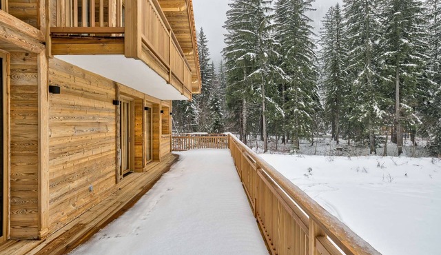 Stunning Chamonix Chalet with indoor pool