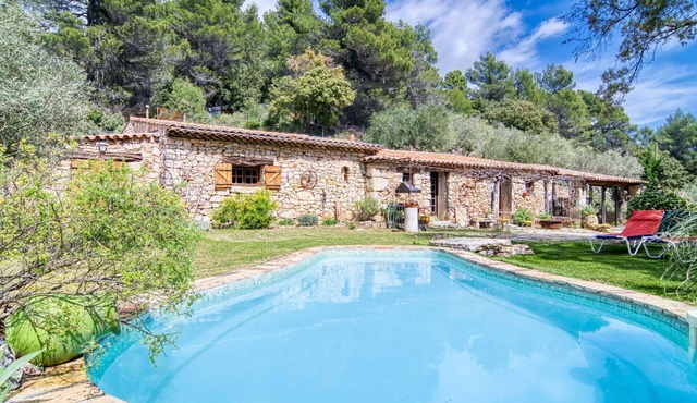 Stunning private villa for 4 people with private pool and TV
