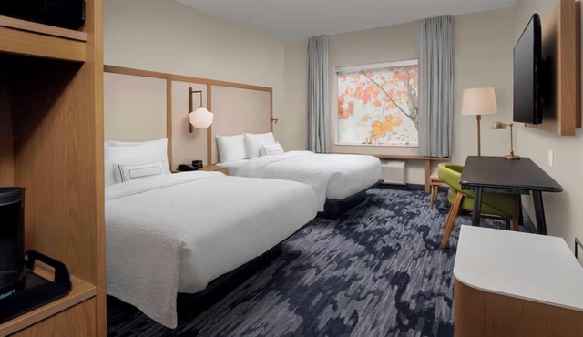 Stylish 3 Rooms Perfect for Business | Free Hot Breakfast