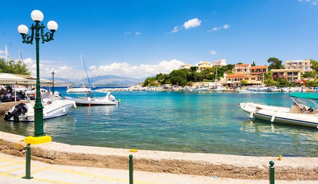 Stylish First Floor Two Bedroom Flat in Kassiopi With Breakfast