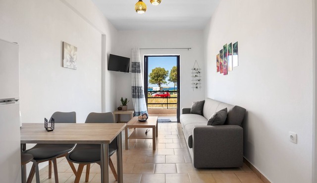 Sun Beach Apartment in Chania 3