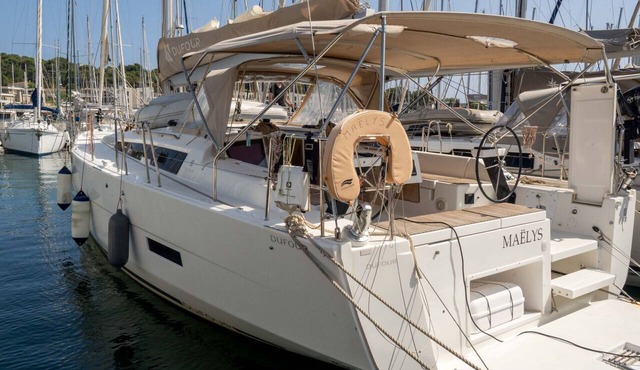 Sun-Kissed Sailing Adventure in Provence-Alpes-Côte d'Azur