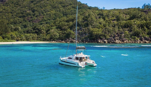 Sun-Kissed Sailing Adventure in Isla de Mahe, Seychelles