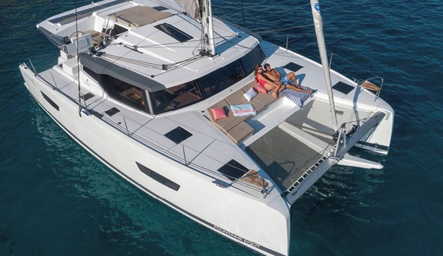 Sun-Kissed Sailing Adventure in Isla de Mahe, Seychelles