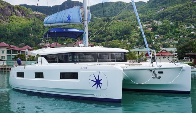 Sun-Kissed Sailing Adventure in Isla de Mahe, Seychelles