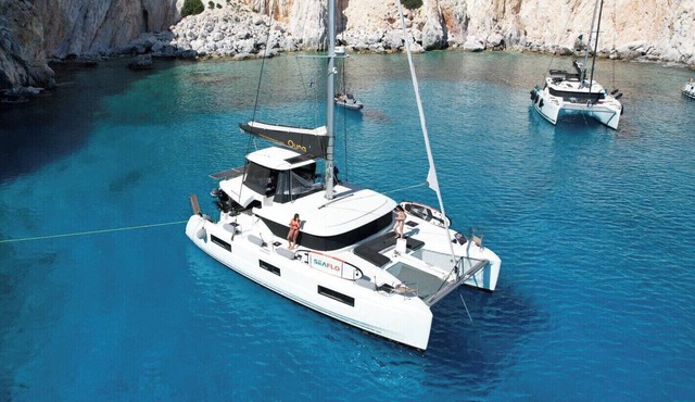 Sun-Kissed Sailing Adventure in the Stunning Islas Cícladas