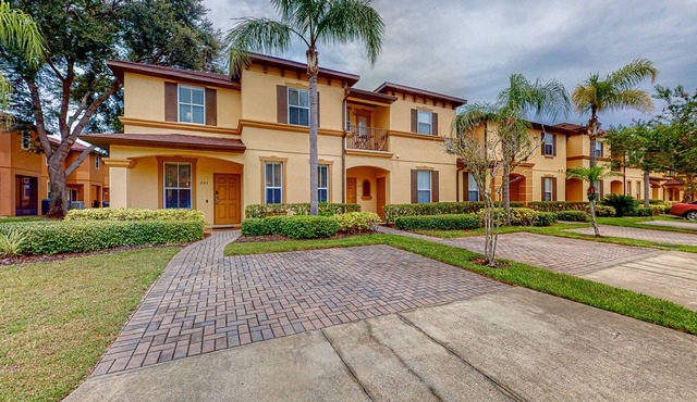 Sunny Oasis | Townhouse in Davenport with resort amenities, near Disney