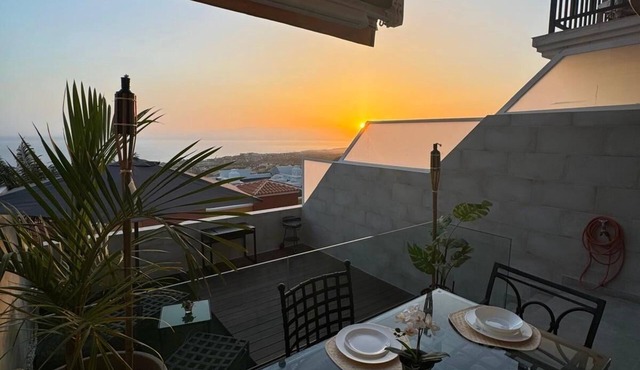 Sunset Luxe - Jacuzzi, Sea View , Netflix