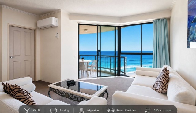 Surfers Heart High-Floor 1BR | Ocean View and Pkg
