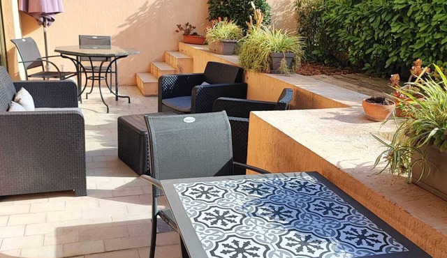 T2 ground floor East Cannes, close to the beach of the Hotel Martinez