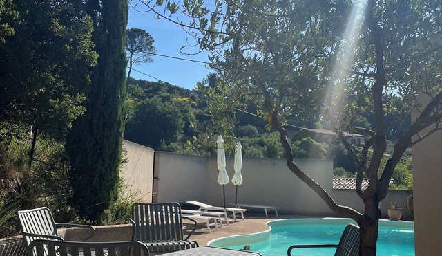 To the Sound of Cicadas—a peaceful spot with a pool, just a 5-minute walk from the village