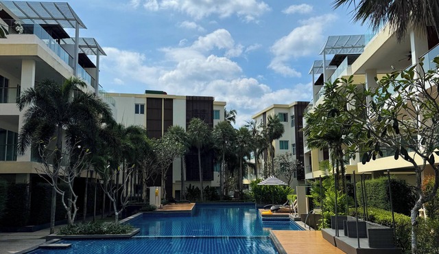 Two-Bedroom Apartment with Private Pool & Sea View