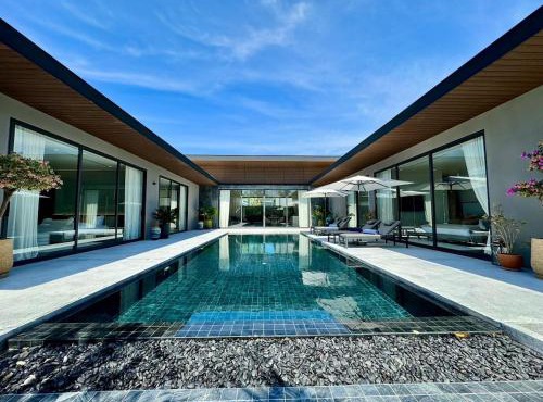 Ultra Luxury 4BR Pool villa by Sea Central C7
