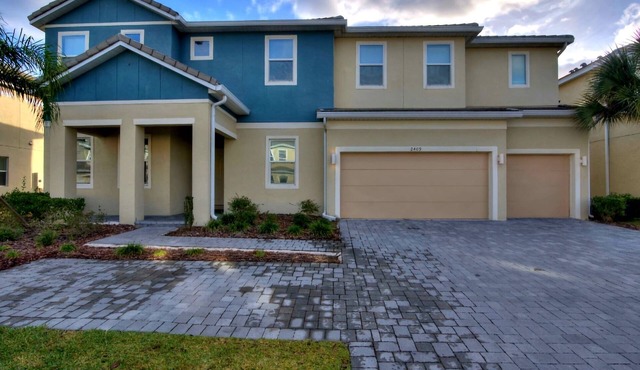 Unbelievable FOURTEEN-Bedroom Dream Villa close to Disney!