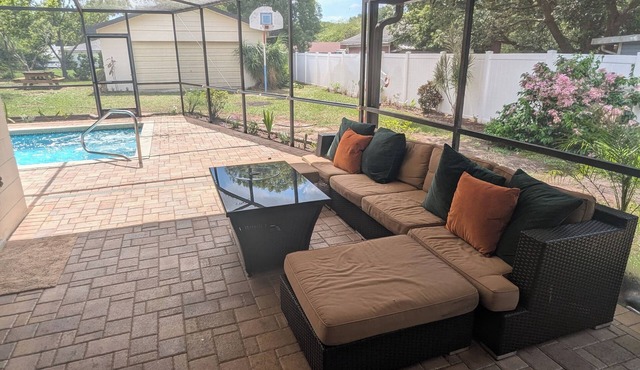Updated home with heated pool south Lakeland