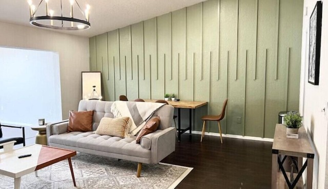 Updated Mid Century Villa! Close to Busch Gardens