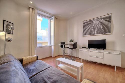 Upstays Forville Market 22m2 Studio