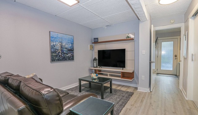 Urban Oasis near Hyde Park, Walkable to Downtown!