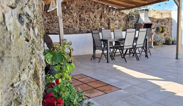 Vacation Apartment 'El Auchon Casa Vacacional' with Sea View, Private Terrace and Wi-Fi