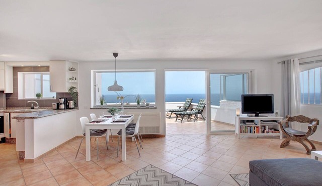 Vacation Apartment 'Apartment Seaside' with Sea View, Wi-Fi and Air Conditioning