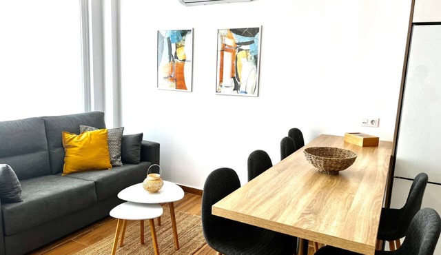 Vacation Home "Amber L5" with Sea View & Wi-Fi