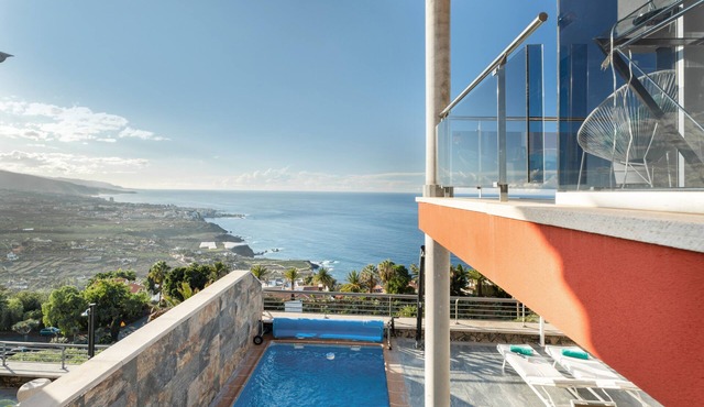 Vacation Villa 'Golden Horizon' with Sea View, Private Pool and Wi-Fi