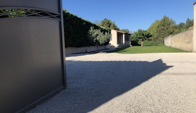 Vacations in Vaucluse (long stay preferred)