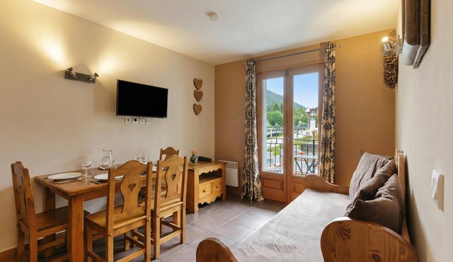 Vallorcine Balme 14 Ski-In Retreat w/Shared Pool & Sauna, Vallorcine (Argentiere), France