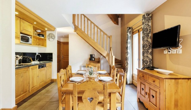Vallorcine Buet 53 Ski-In Retreat w/Shared Pool & Sauna, Vallorcine (Argentiere), France