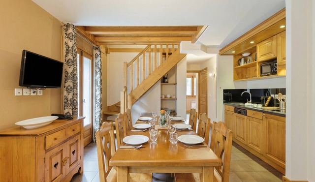 Vallorcine Buet 52 Ski-In Retreat w/Shared Pool & Sauna, Vallorcine (Argentiere), France