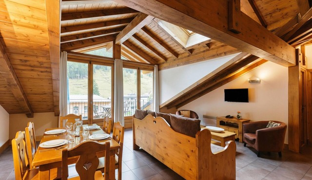 Vallorcine Loriaz 43 Ski-In Retreat w/Shared Pool & Sauna, Vallorcine (Argentiere), France