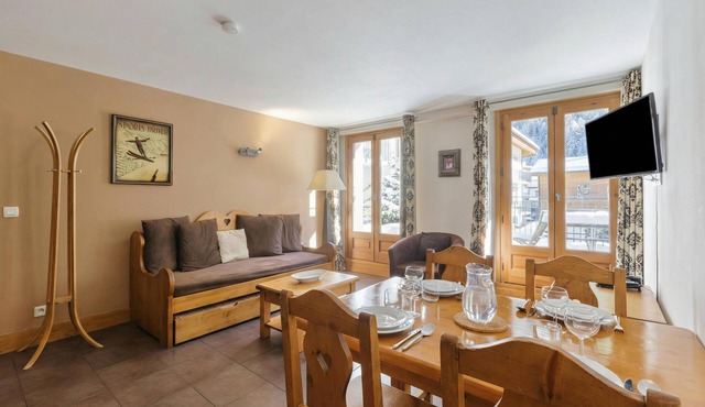Vallorcine Loriaz 13 Ski-In Retreat w/Shared Pool & Sauna, Vallorcine (Argentiere), France