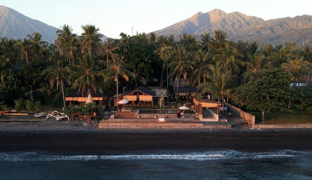Vela Tianyar Boutique Resort - Oceanfront