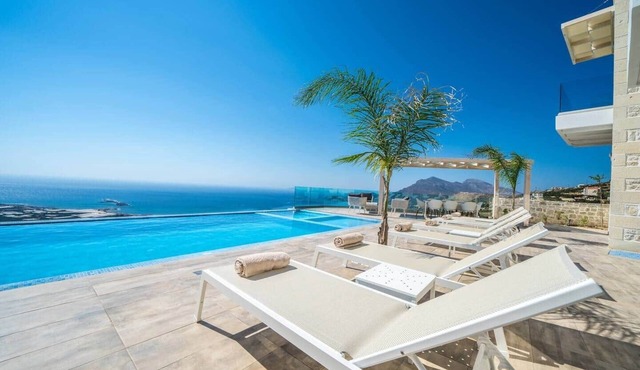 Villa Nausika, Pool, stunning sea views, luxury