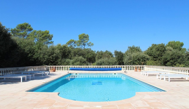Villa 8 people, heated pool 15X6 quiet garden 4 km from Lorgues Provence
