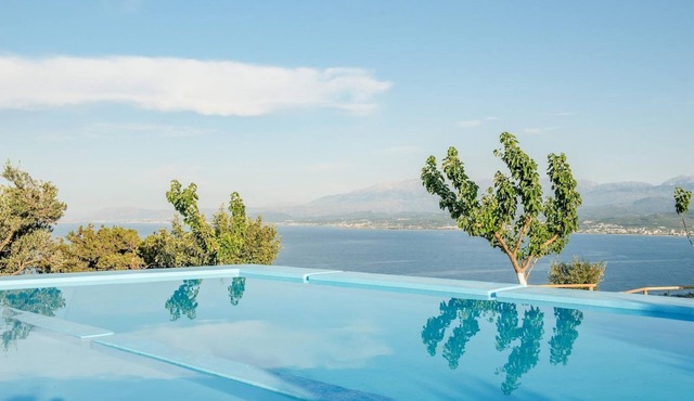 Villa Akrolithos with Private Pool