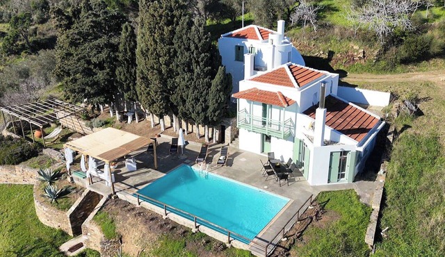 Villa Anemopili with amazing sea view close to town and beaches.Private parking.