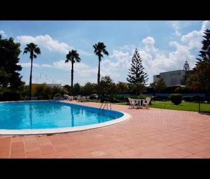 Villa Assunta - Elegante villino in residence con piscina