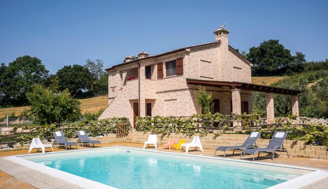 Villa Aurora - Osimo, nuova villa con piscina