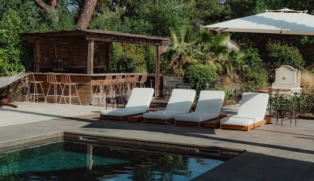 Villa 'Azur' with Sea View, Wi-Fi and Air Conditioning