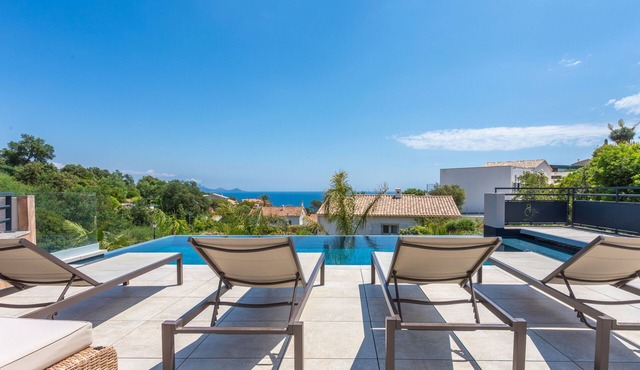 Villa 'Belenos Pool Sea View' with Sea View, Wi-Fi, and Air Conditioning