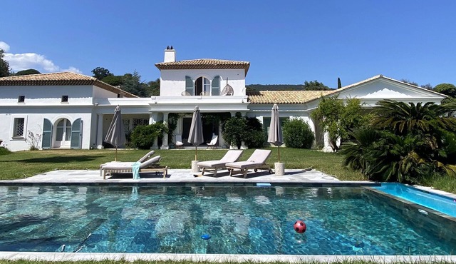 Villa Bonaventure air-conditioned Saint Tropez golf course for 14 people swimming pool and tennis court