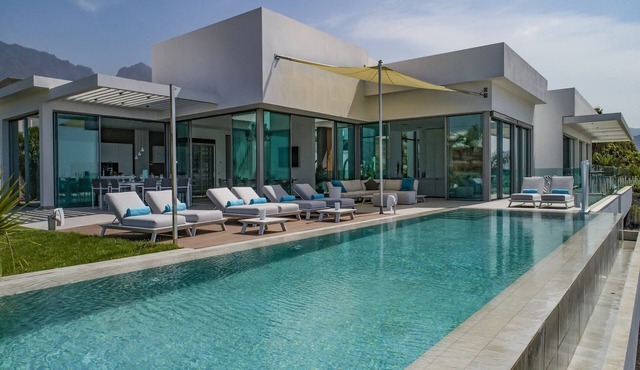 Villa Christal – Pool & Sea View